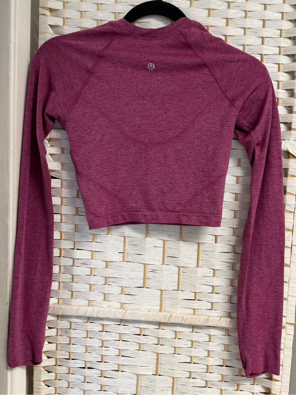 lululemon athletica Plum Long-Sleeve Cropped Top Size 4
